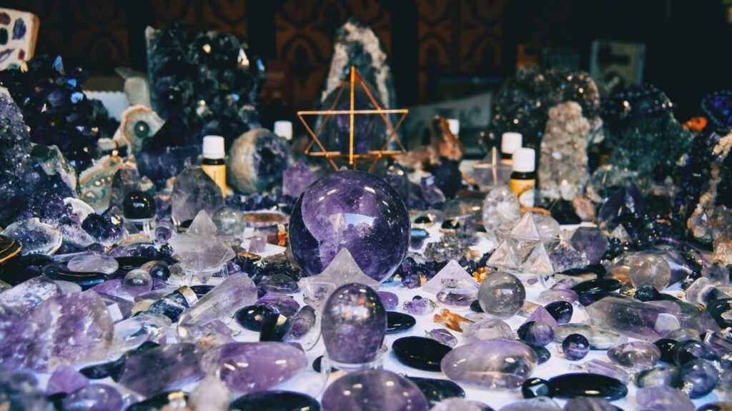 Zdjęcie przedstawiające Ametyst właściwości